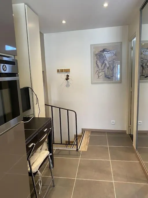 Elegant Proche Grand Rex Fbg Poissonniere * Paris